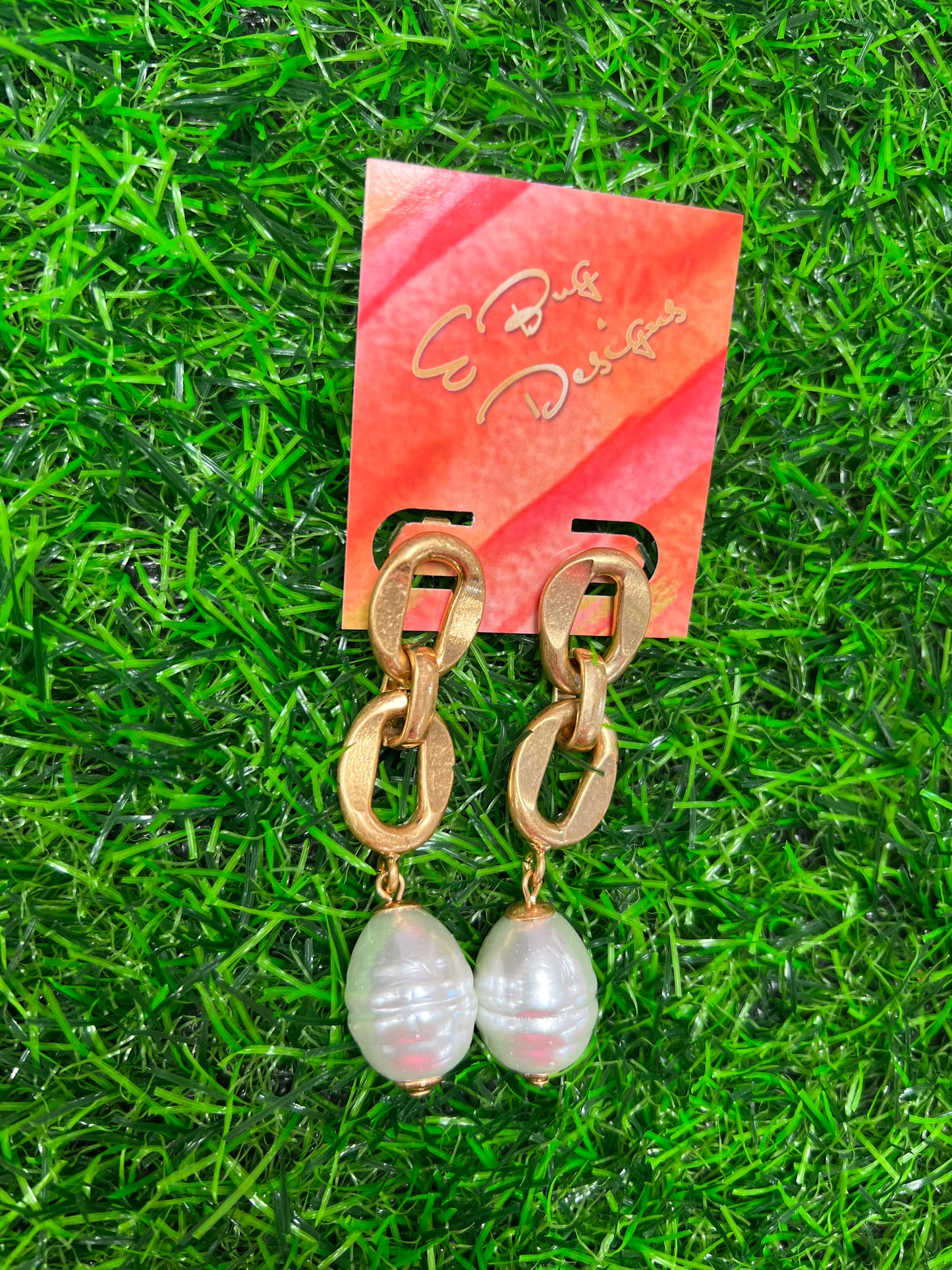 Chainlinked Pearl Earrings