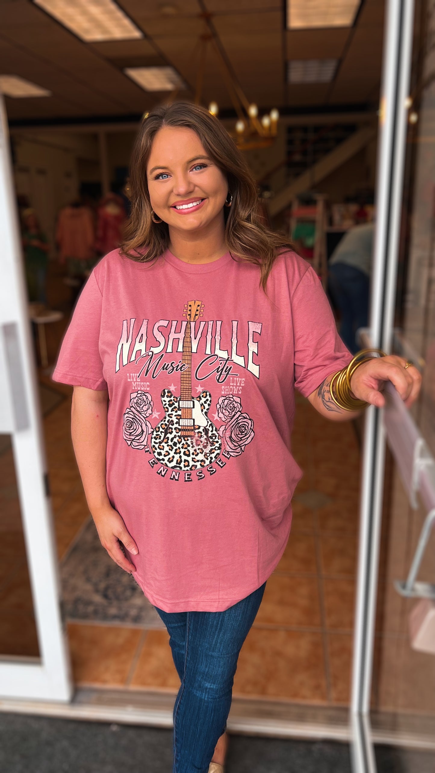 Curvy Country Music City Graphic Tee