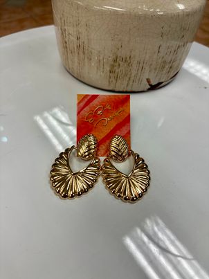Ribbed Detail Gold Drop Earrings