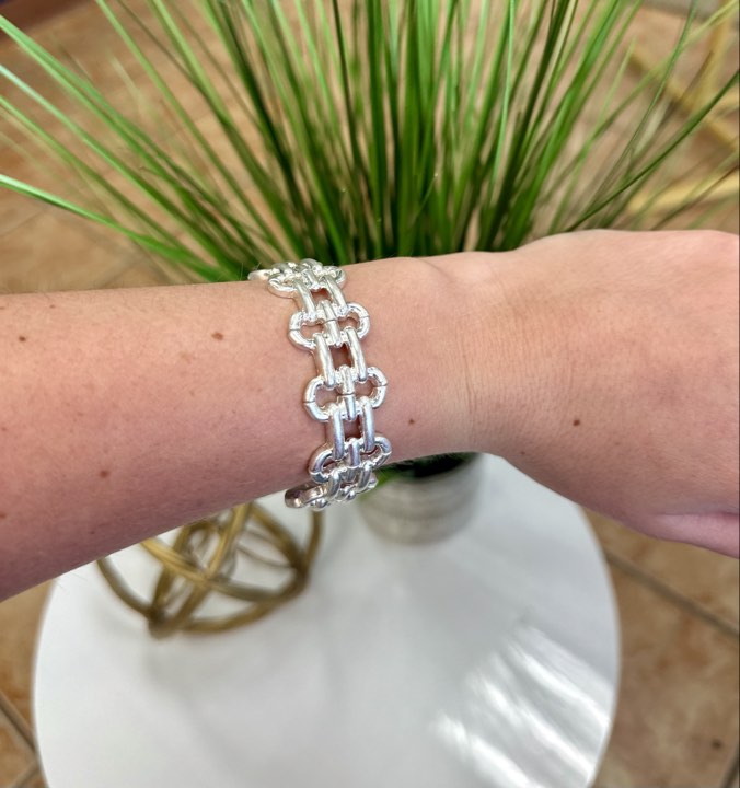 Oval Link Metal Bracelet